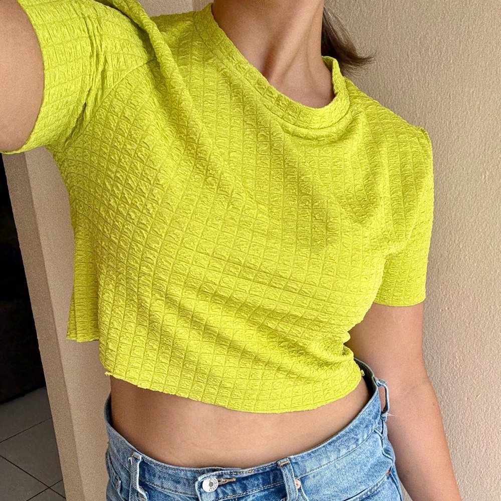 Neon Yellow Textured Tee ⭐️🌻